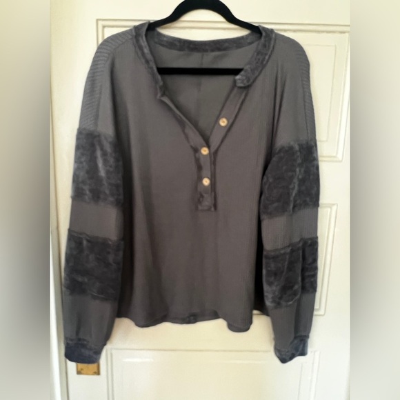 Tops - Oversized Henley